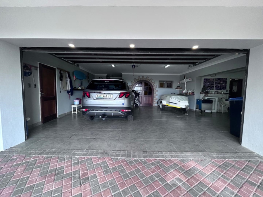 4 Bedroom Property for Sale in Jeffreys Bay Central Eastern Cape